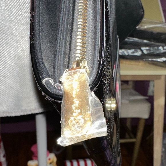 Betsey Johnson Black Heart Clutch with Bow - Picture 7 of 10